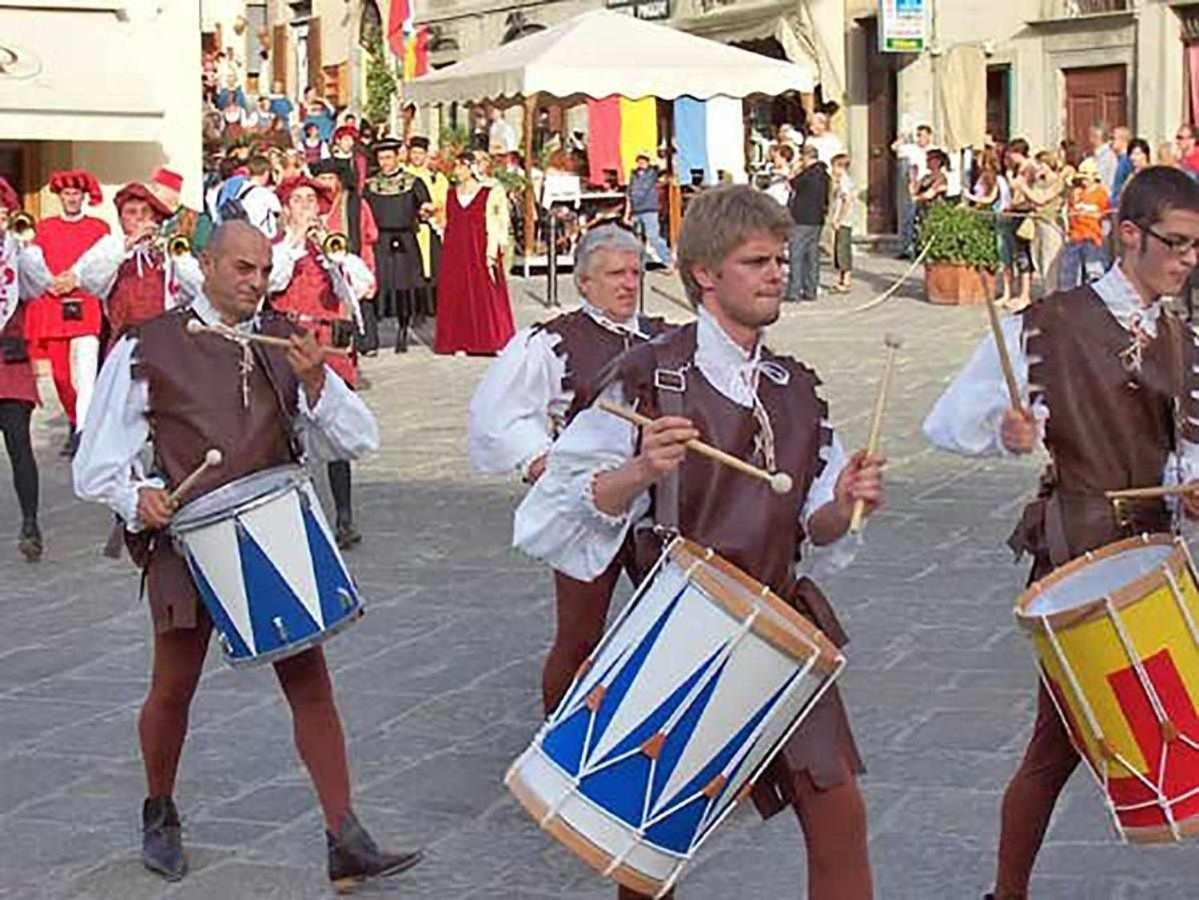 Appartamenti Con Cucina Nelle Colline Toscane Ангиари Екстериор снимка